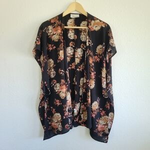 Sadie & Sage Floral Black Kimono Size M/L